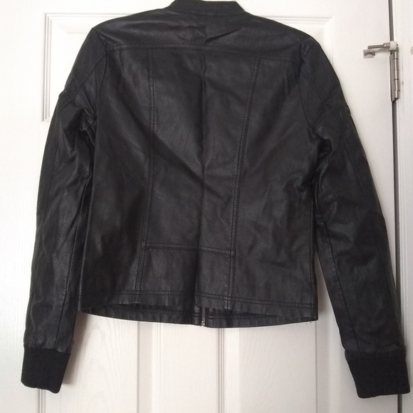 Neu Look Black Faux Leather Jacket - Picture 2 of 3